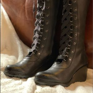 Sorel Conquest Carley wedge boots